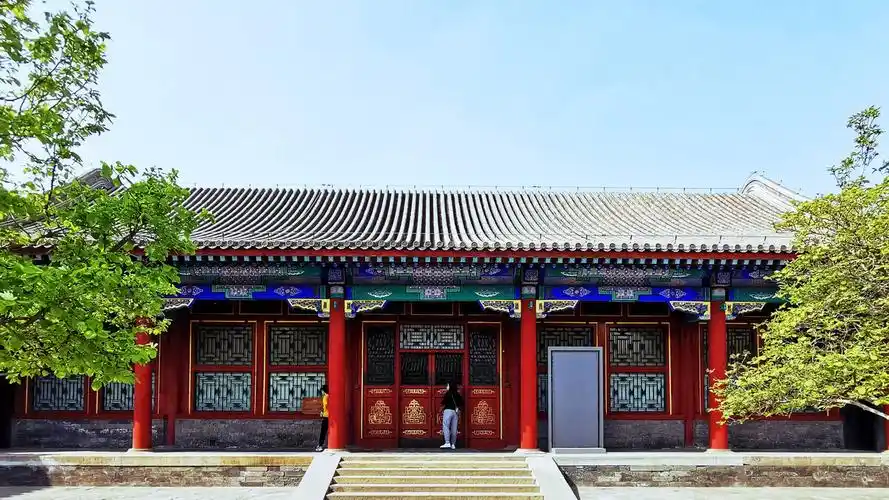 恭王府乐道堂被这光影色彩吸引