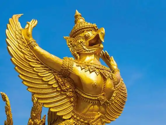 大鹏金翅鸟是佛教中的神鸟,典故有很多,在《长阿含经》,《观佛三昧海