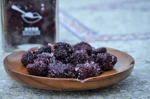 杨梅糖(无汤汁,裹白糖,常温保质3个月,冷藏半年)