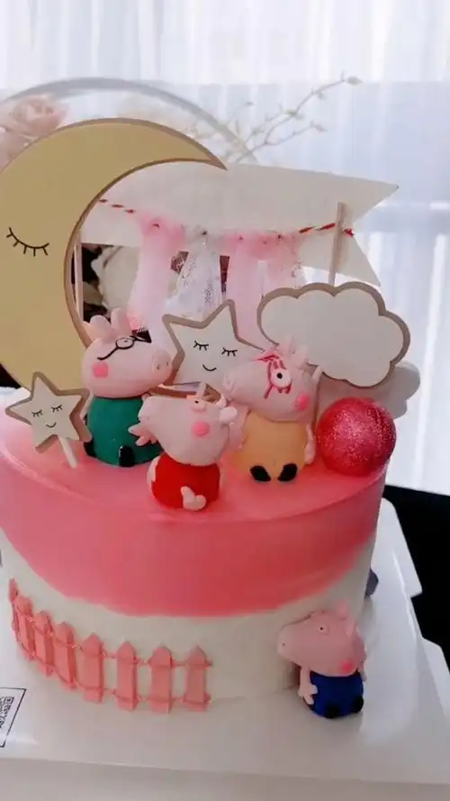 ab面双面蛋糕,宝妈说宝宝小猪佩奇跟独角谁都喜欢,拿不定主意,来吧