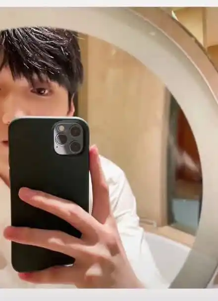 严浩翔#帅气对镜拍! #时代少年团