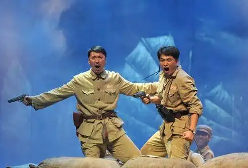 广州军区战士文工团话剧《红帆》剧照 王强 摄