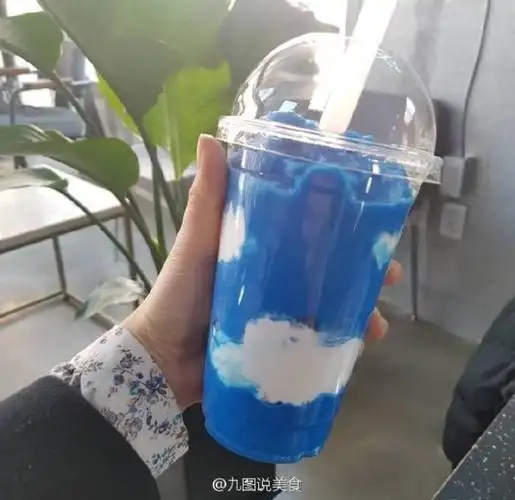 韩国超火爆的一款天空冷饮