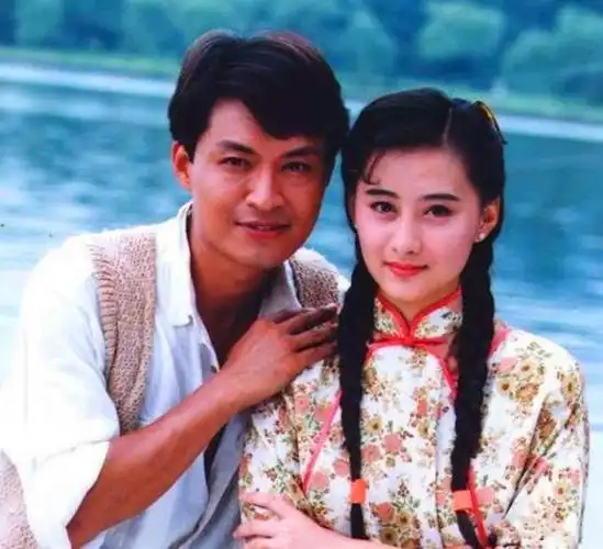 至今,各有各心酸|何晴|岳翎|刘雪华|林青霞|俞小凡|琼瑶女郎_网易订阅