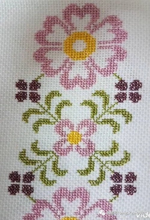 「十字绣图」70个美丽优雅的十字绣花卉图案