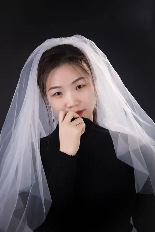 晶晶0904的写真摄影作品《头纱》