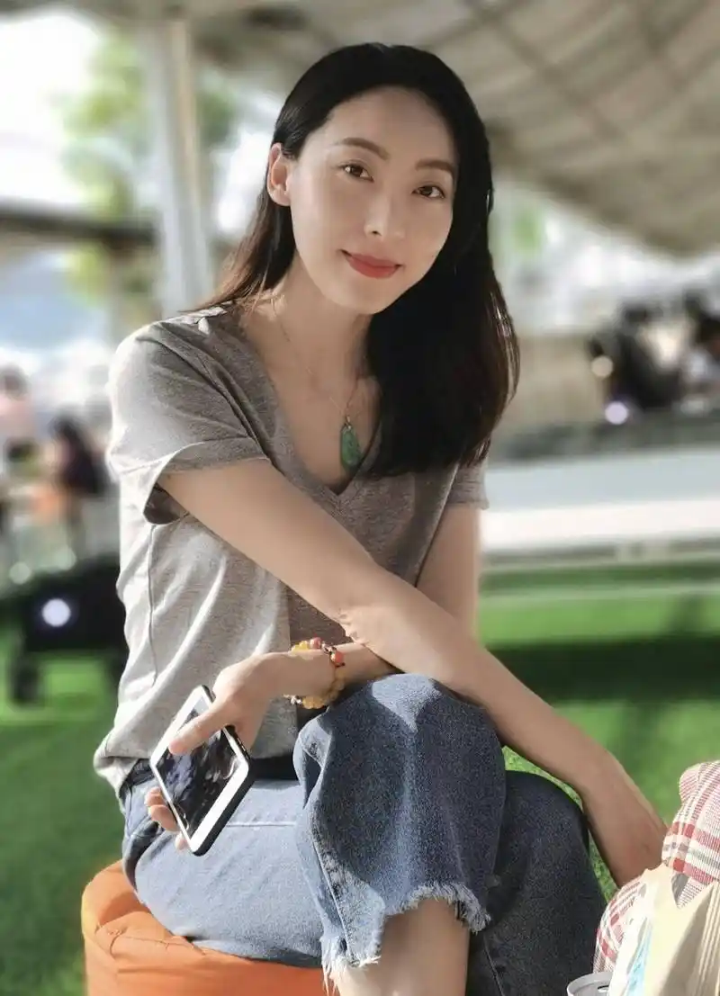 惨,周星驰力捧的星女郎,新片请来18位明星,票房仅4069元