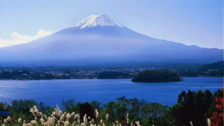 日本雄伟富士山高清桌面壁纸