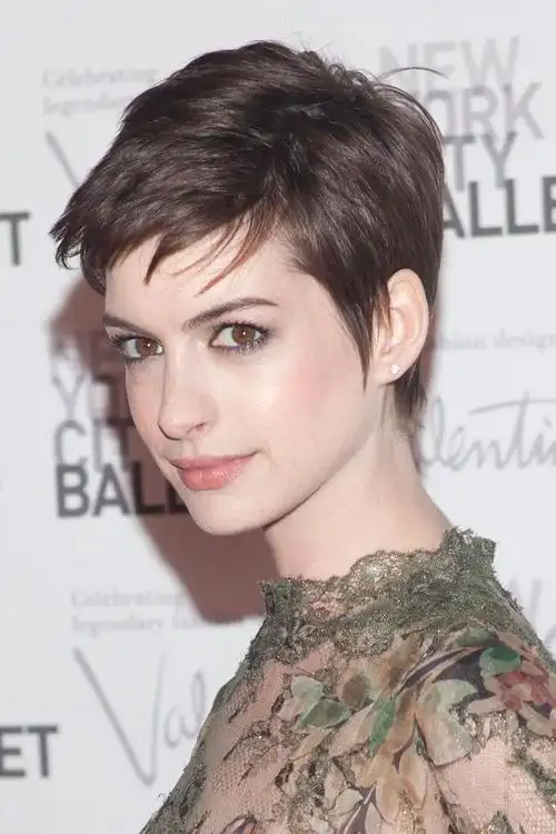 原创2019发型趋势:永不退流行的精灵短发,日韩vs欧美版20 造型范本