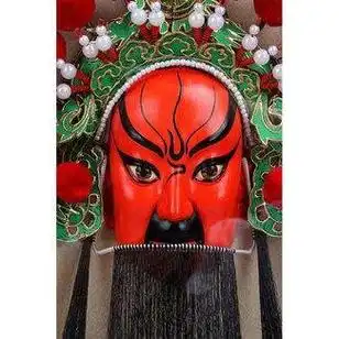 他还是五虎,第一个领袖,他在舞台中有一种骨重神寒的精神,《三国演义