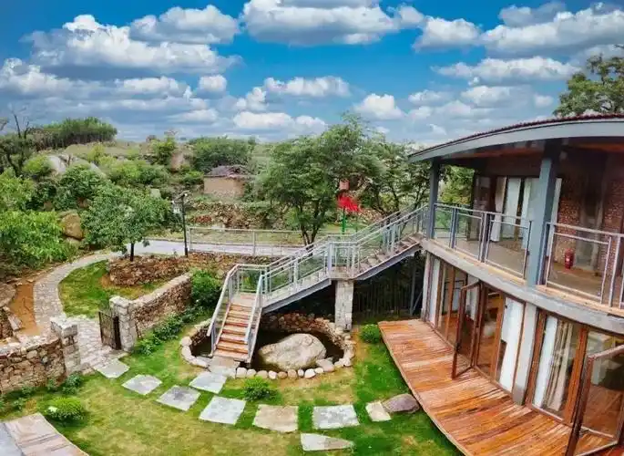 民宿 || 摄影:邵凯在雪野湖畔还有雪野湖国际会议中心,雪野湖假日酒店