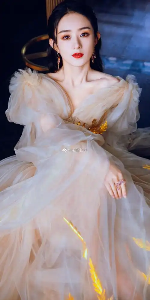 来看赵丽颖美图