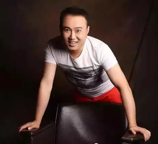 枉凝眉》在春晚进行首演往届嘉宾:豪华的嘉宾阵容东南卫视著名主持人