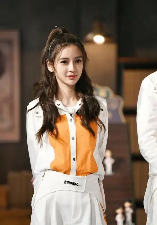 今年流行的发型女30岁减龄,30岁女人什么发型减龄(30岁女人扎马尾)