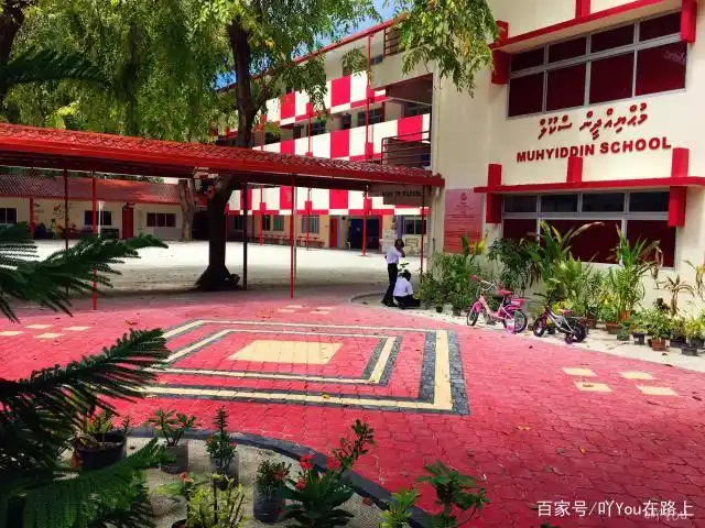 位于世界上最小首都的西侧,有个小众海岛,人少景美不宰客