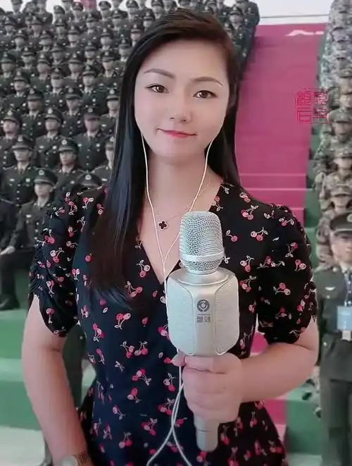 美女罗姣直播唱歌,欢迎大家观看-度小视