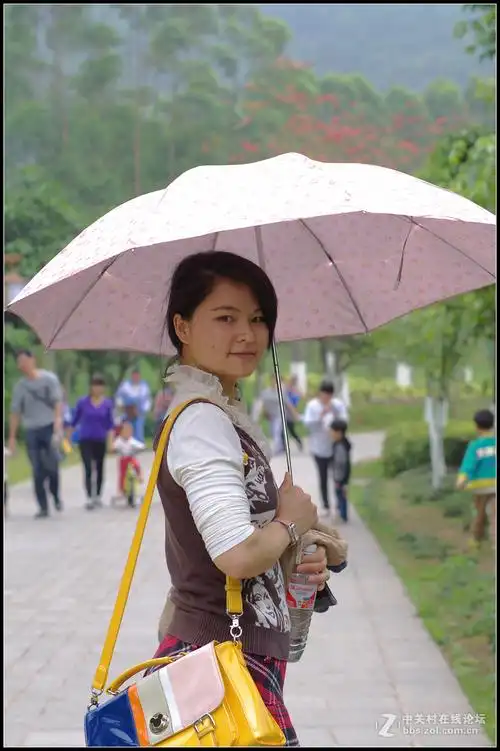 周末陪老婆小孩到公园玩