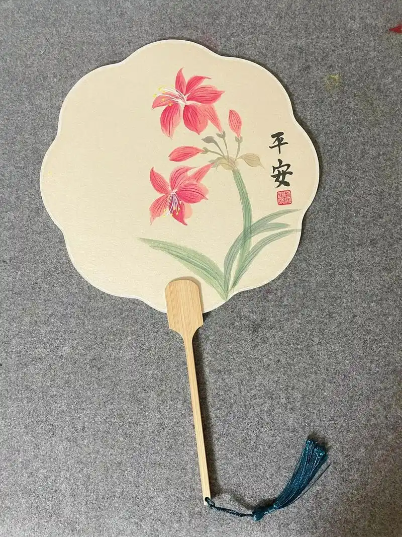 画两把扇子送给家里的长辈9105 - 抖音