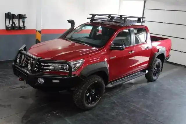 乌克兰的丰田皮卡海拉克斯hilux改装