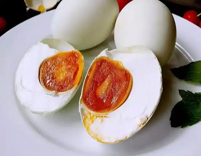 腌咸鹅蛋的烹饪技巧(腌鹅蛋的方法)