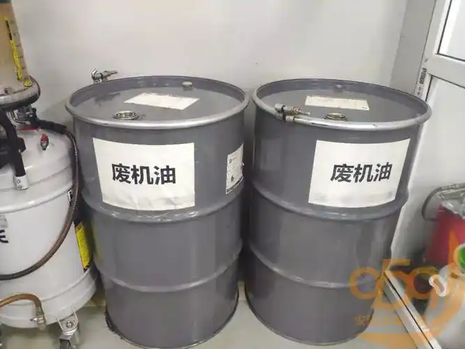 在安康发现有人倾倒废机油可打这个电话投诉959提醒