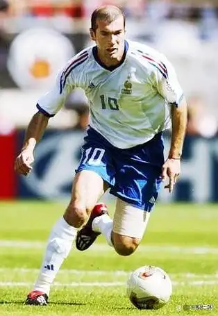 盘带大师"齐祖"齐达内的辉煌征程