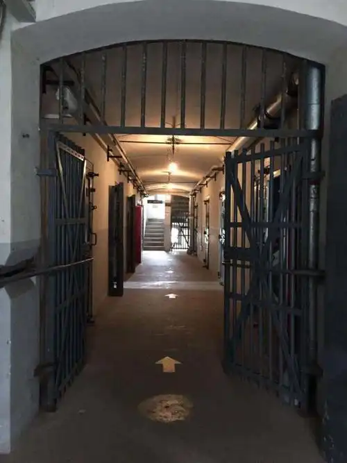 监狱之所以存在,就是用来约束那些违反法律的人,而对于很多人来讲