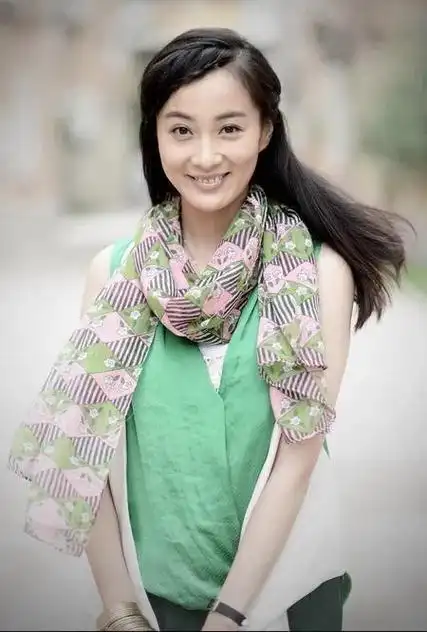 演员徐梵溪:出道17年,前男友娶李小冉,如今38岁活出自我