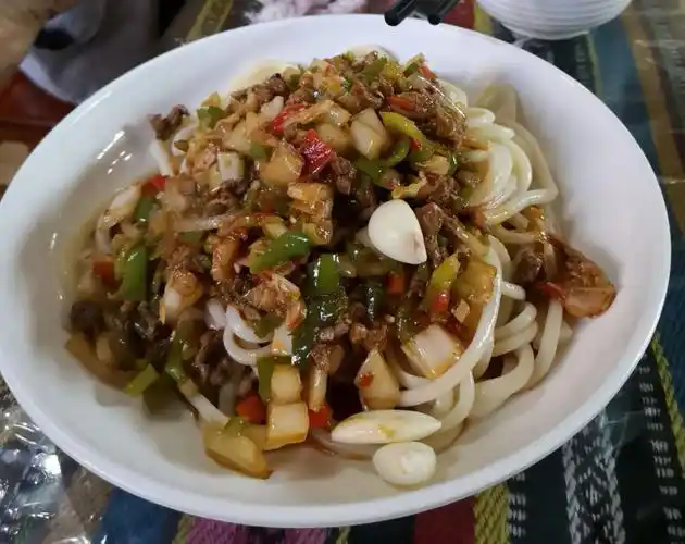 新疆伊犁碎肉拌面