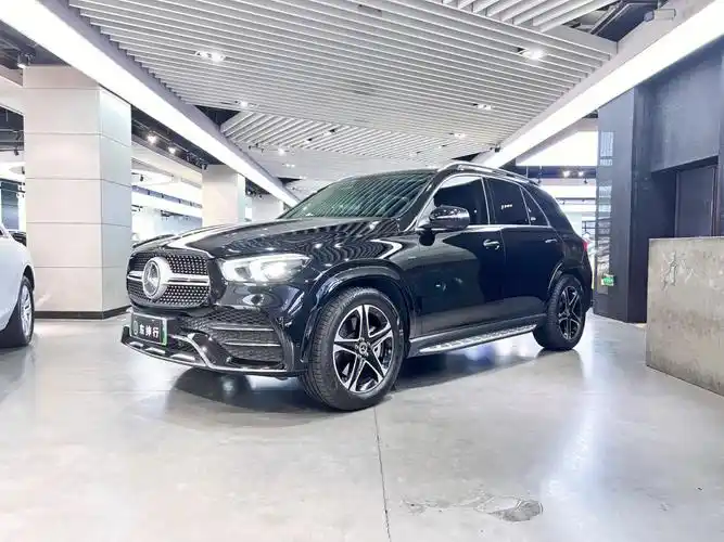 新到的车奔驰gle350e