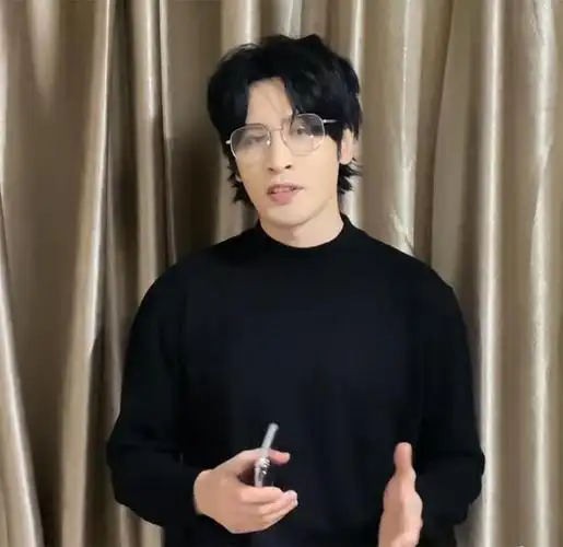 华晨宇于朦胧等13快男唱歌为白举纲巡演加油有3人缺席