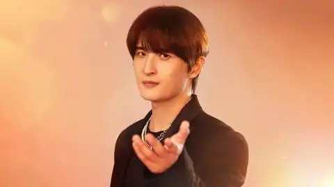 张远庆祝《嘉宾》发行两周年 笑称自己老来得"子"