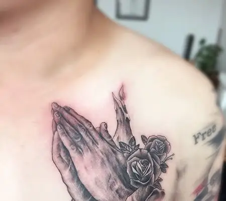 胸前祈祷之手纹身图案