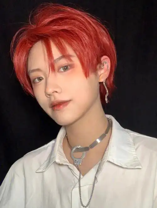 男生发型显白脏橘色