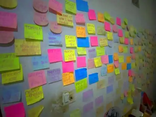 1007彩虹女孩孙梦雨彩色便利贴拼出梦想之墙