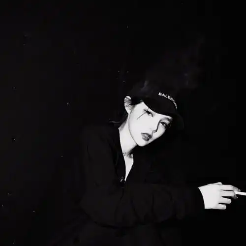真人.女.头像.黑白.霸气.帅气.酷