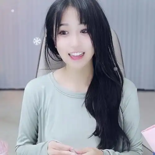 dy前舞蹈区主播小深深儿来b站直播三天破千舰了