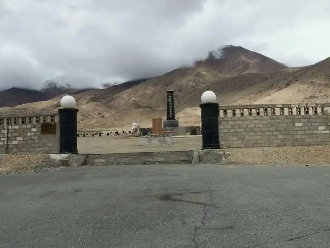 新藏骑行第二十三天(8月11日):大红柳滩——三十里营房