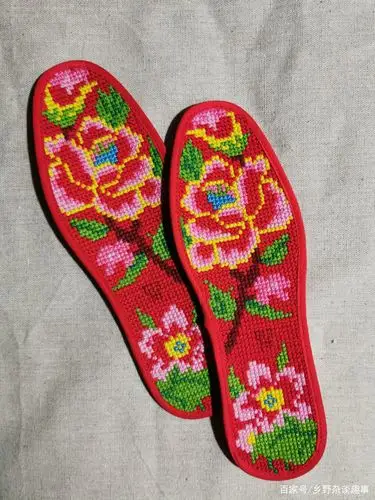 庆阳传统手工鞋垫,纯手工制作,纯棉布,不臭脚,吸汗.(富贵牡丹)