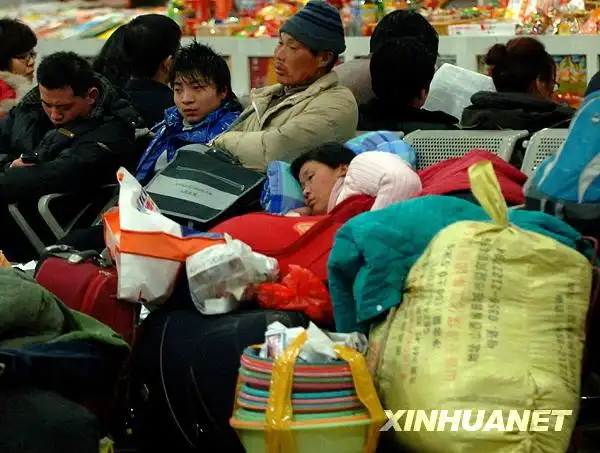 回家路上:2010年全国铁路春运进行时(组图)