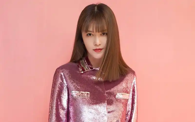 谭维维气质性感写真图片桌面壁纸