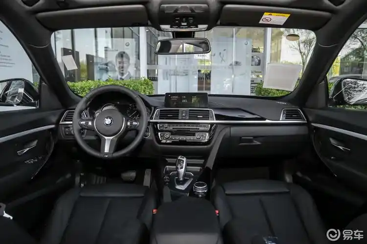 【宝马3系gt2019款320i m运动套装内饰全景正拍汽车图片-汽车图片大全