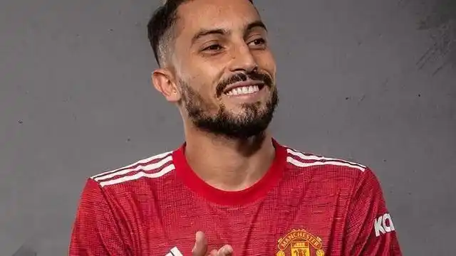 曼联遭遇沉重打击,今夏签下的巴西新援阿莱士·特莱斯,在新冠检测阳性