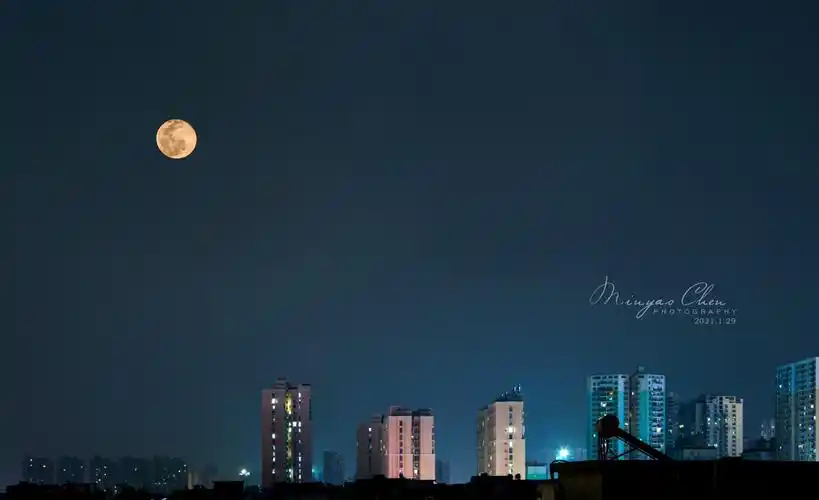 十五的月亮十七圆