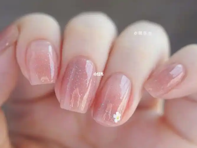 适合上班涂的裸色美甲百搭裸粉色美甲