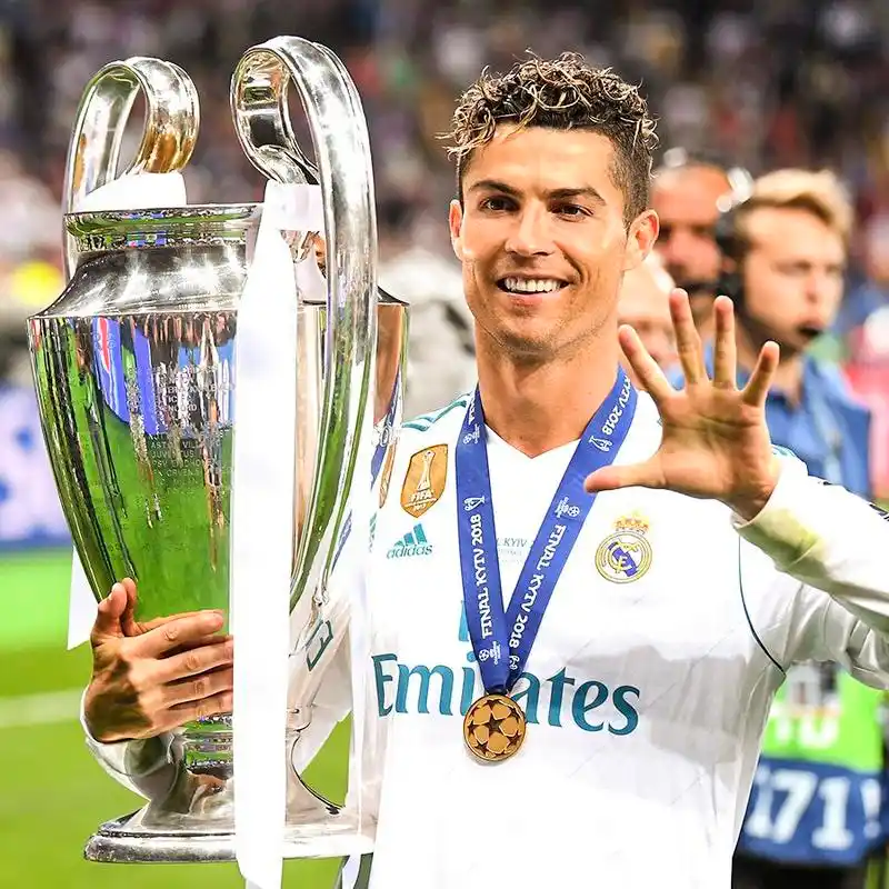 35岁的c罗还在坚持什么? 他仍在守护我们最好的青春