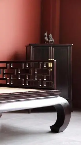 中式家具经典款,赞比亚血檀,藤面曲尺罗汉床