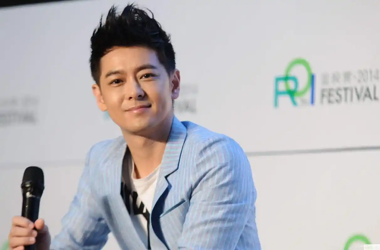 林志颖遭乘客投诉后回应 揭露飞机上耍大牌事件始末