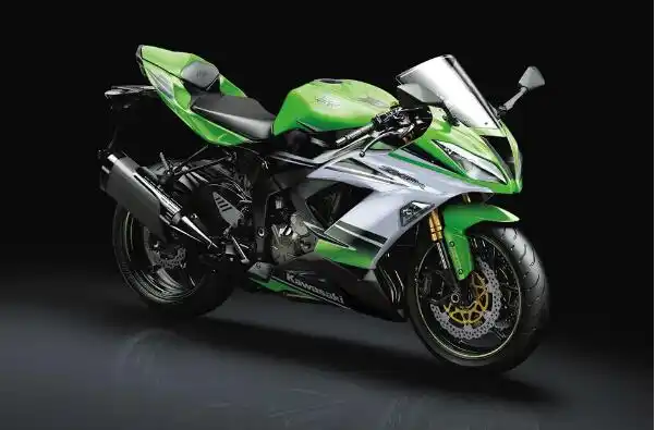 下图:现行销售中的 2015 zx636编辑:tracy川崎 kawasaki品牌首页