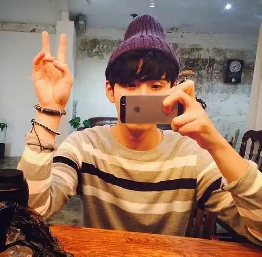 韩国小鲜肉自拍qq个性帅哥头像图片分享